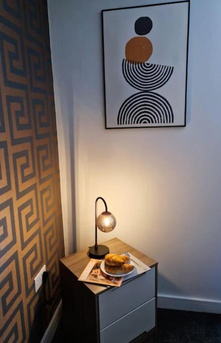 Apartment 2 Bed 2 Bath Lux - Bullring - Free Wifi & Netflix - Contractors - Sleeps 6